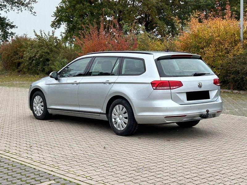 Gebraucht VW Passat Trendline 150 PS (110 kW) 2019 Silber Kombi