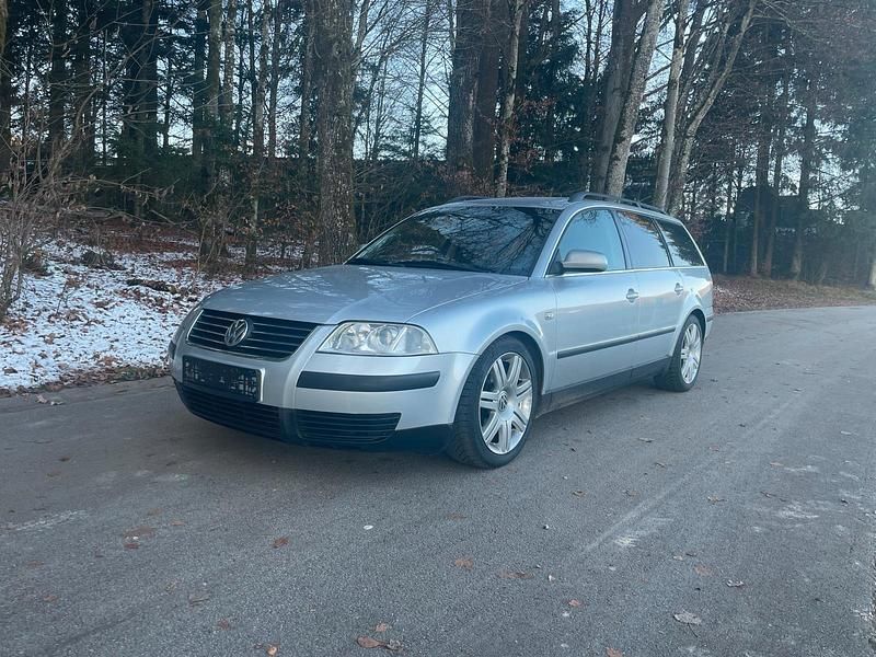 Silber Gebraucht 2001 VW Passat Kombi | 5.500 € - Bild 1/4