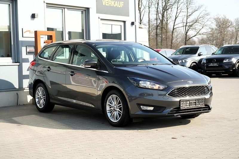 Gebraucht Ford Focus Cool & Connect 101 PS (74 kW) 2018 Grau Kombi