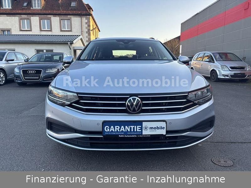 Gebraucht VW Passat 150 PS (110 kW) 2022 Silber Kombi