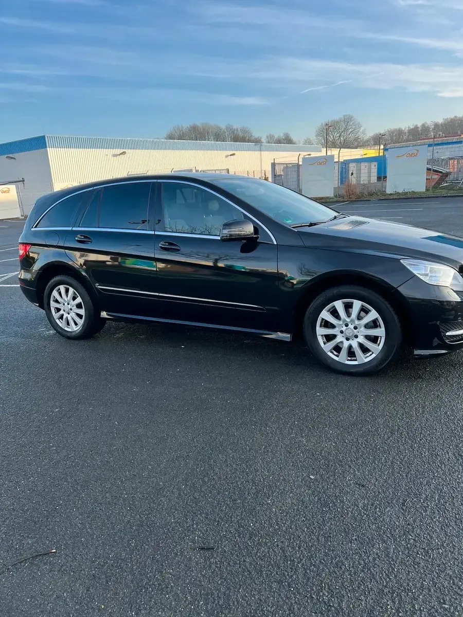 Gebraucht Mercedes R350 265 PS (194 kW) 2012 Schwarz Van / Kleinbus