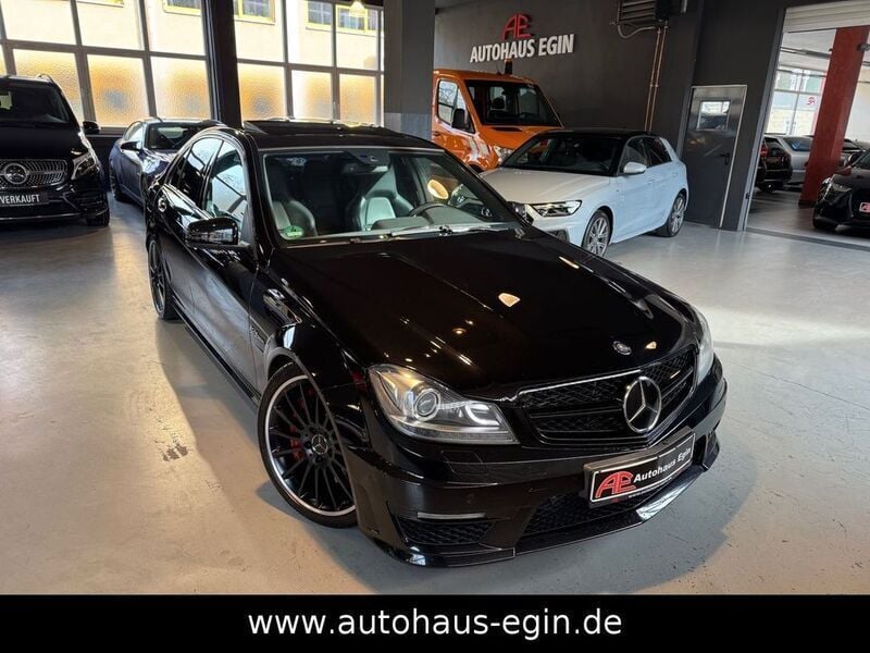 Schwarz Gebraucht 2011 Mercedes C63 AMG AMG Limousine | 48.990 € - Bild 1/4
