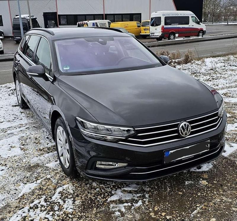 Grau Gebraucht 2020 VW Passat Business Kombi | 16.700 € (Fairer Preis) - Bild 1/4