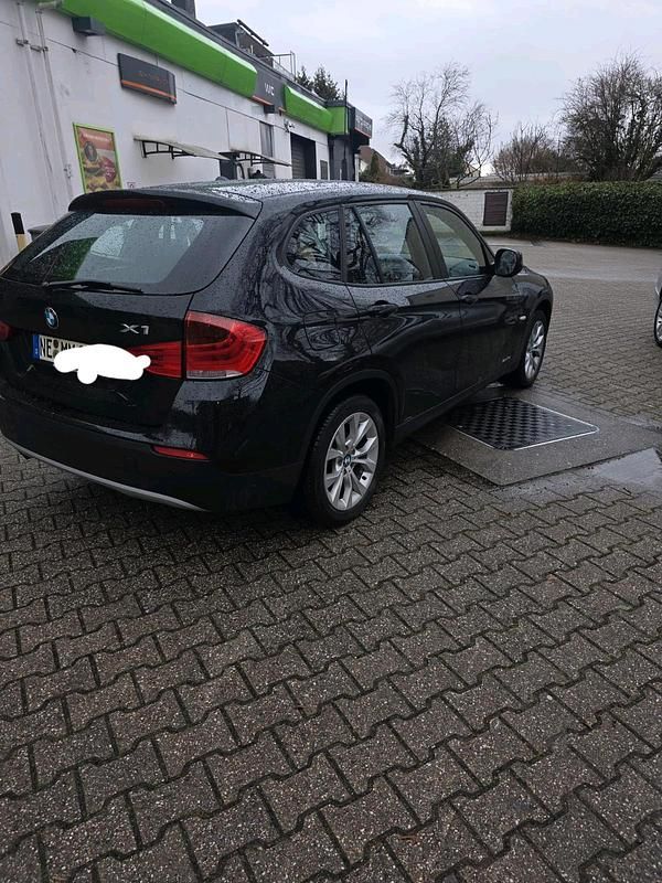 Gebraucht BMW X1 150 PS (110 kW) 2010 Schwarz SUV