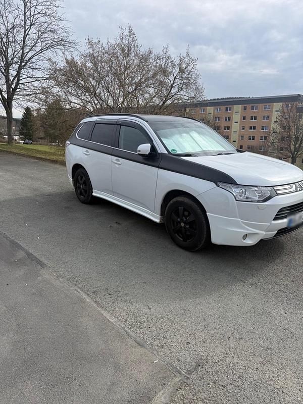 Gebraucht Mitsubishi Outlander 150 PS (110 kW) 2013 Weiß SUV