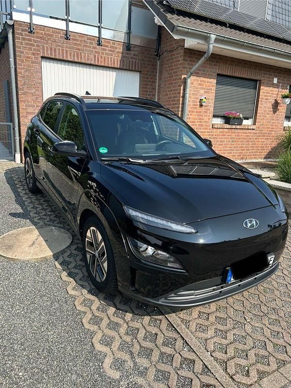Schwarz Gebraucht 2022 Hyundai Kona SUV | 14.000 € (Superpreis) - Bild 1/4
