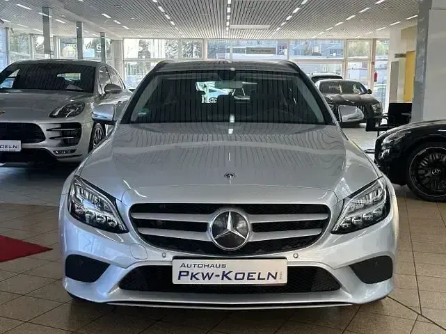 Gebraucht Mercedes C220 194 PS (142 kW) 2020 Iridiumsilber  metalliclack Kombi