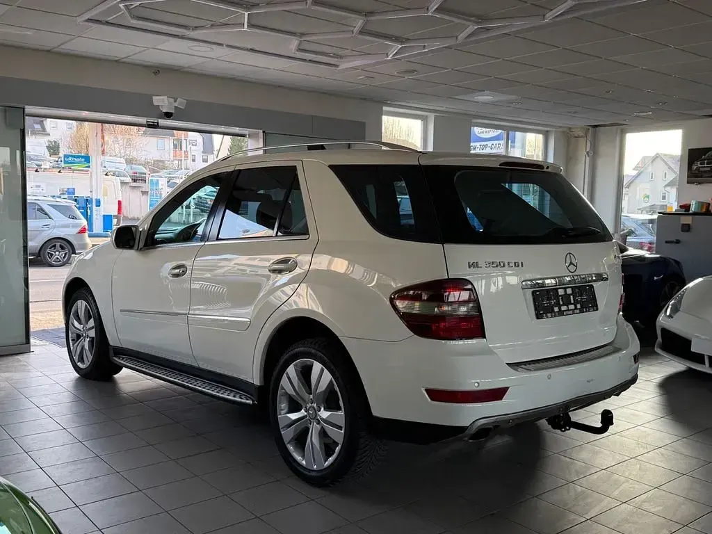 Gebraucht Mercedes ML350 231 PS (169 kW) 2010 Weiß SUV