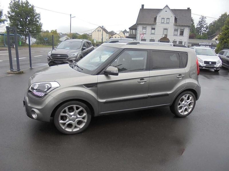 Gebraucht Kia Soul Spirit 128 PS (94 kW) 2013 Titaniumsilber met. SUV