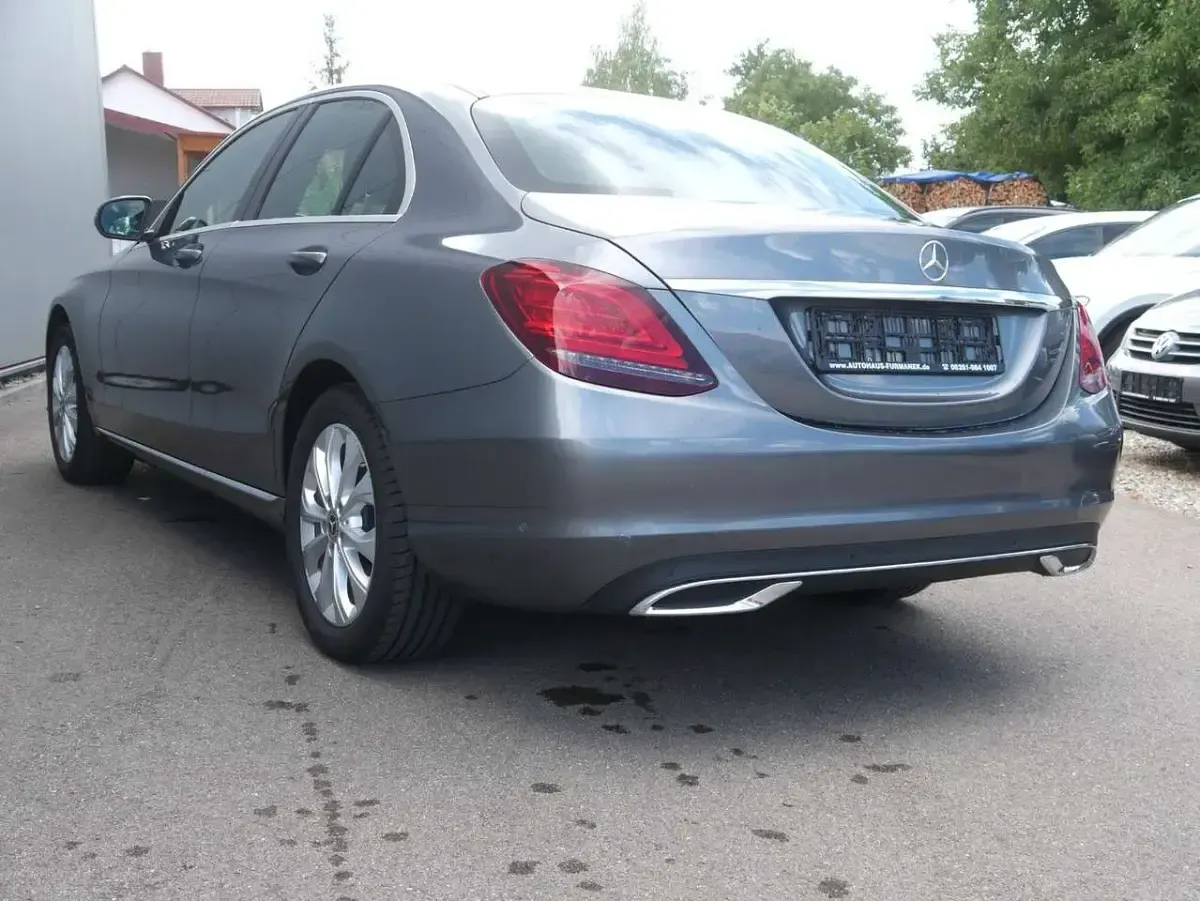 Gebraucht Mercedes C180 Exclusive 156 PS (114 kW) 2019 Grau Limousine