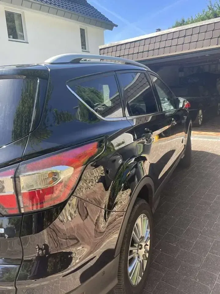 Gebraucht Ford Kuga ST-Line 150 PS (110 kW) 2018 Schwarz SUV