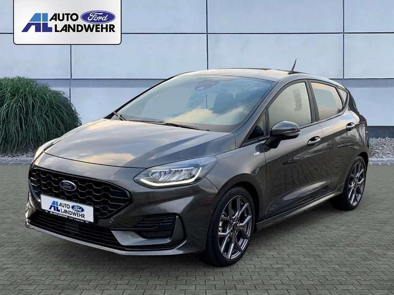 Grau Gebraucht 2022 Ford Fiesta ST-Line X Kleinwagen | 17.990 € (Fairer Preis) - Bild 1/4
