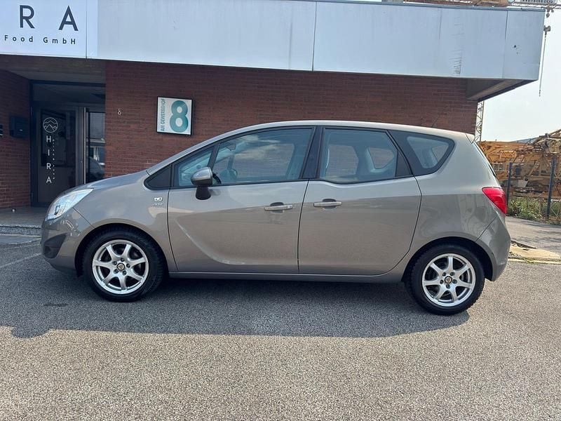 Gebraucht Opel Meriva Active 120 PS (88 kW) 2013 Braun Van / Kleinbus