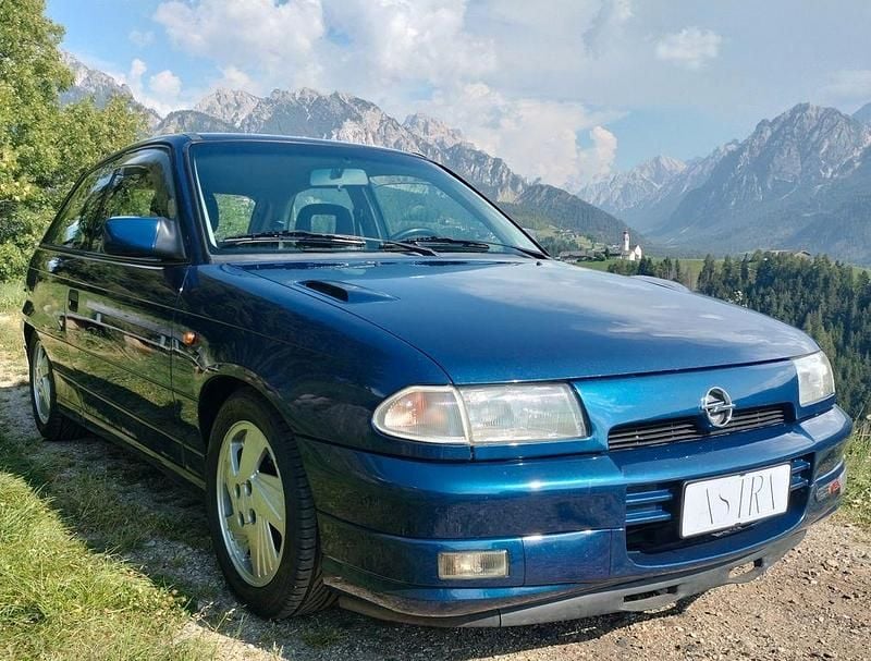 Gebraucht Opel Astra 150 PS (110 kW) 1993 Blau Limousine