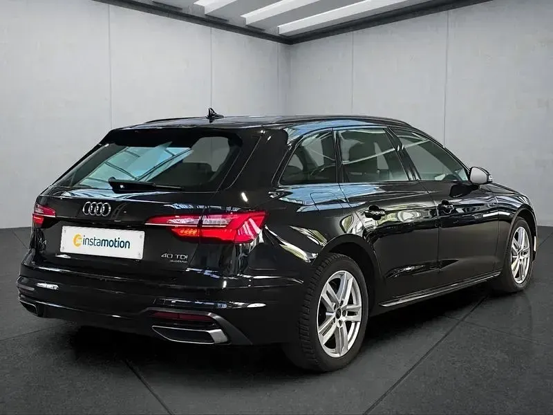 Używany Audi A4 204 KM (150 kW) 2023 Czarny Kombi