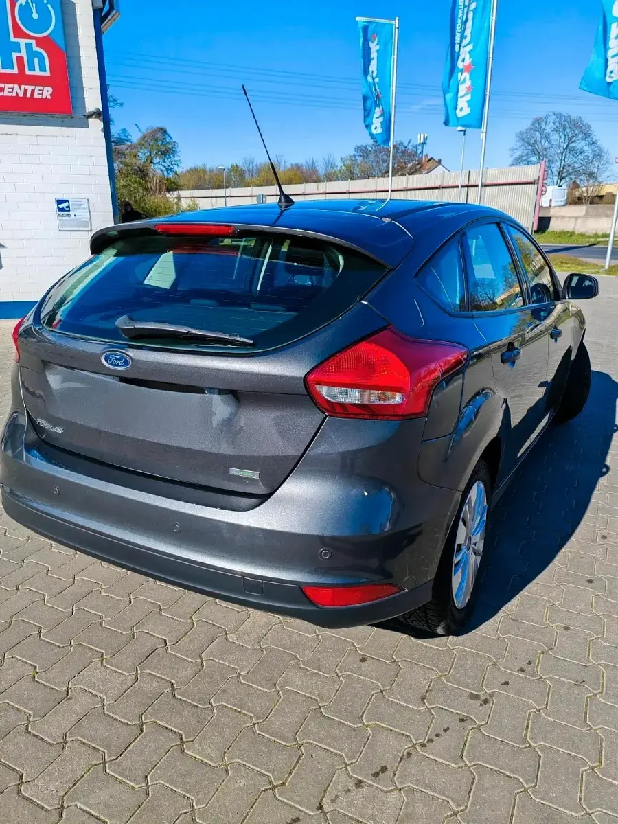 Second-hand Ford Focus 131 CP (96 kW) 2016 Gri Berlinǎ