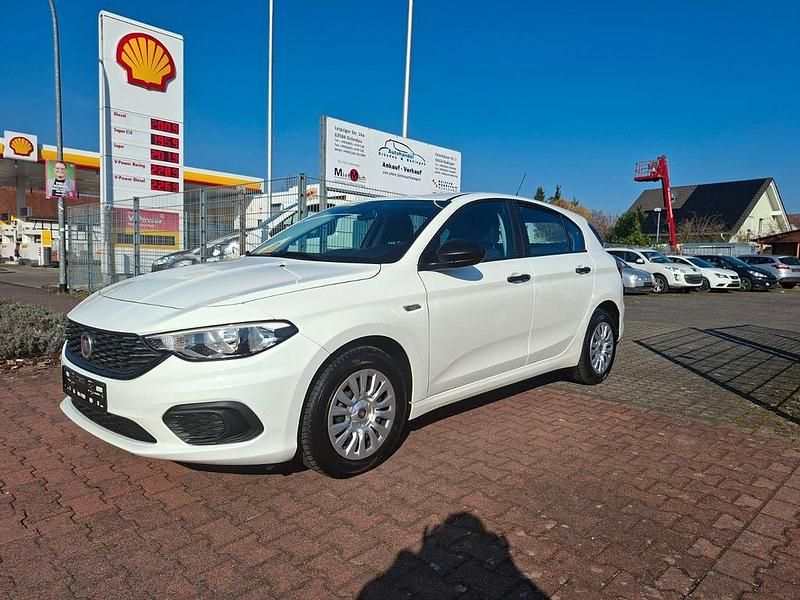 Gebraucht Fiat Tipo Pop 95 PS (69 kW) 2017 Weiß Limousine