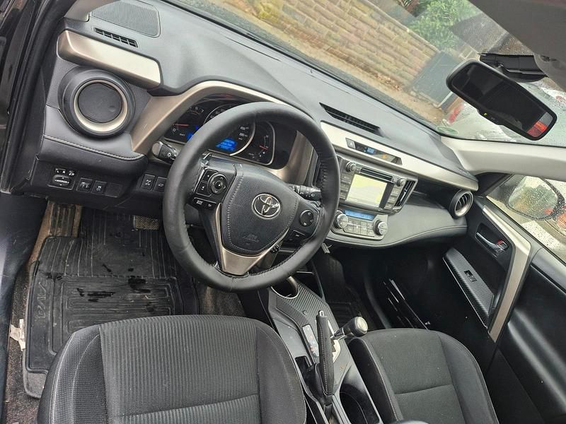 Braun Gebraucht 2015 Toyota RAV4 Comfort SUV | 14.600 € (Fairer Preis) - Bild 1/4