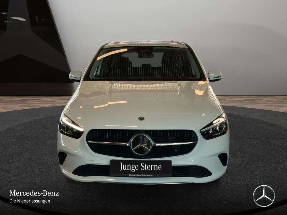 Gebraucht Mercedes B250 Progressive 163 PS (119 kW) 2025 Weiß Kleinwagen