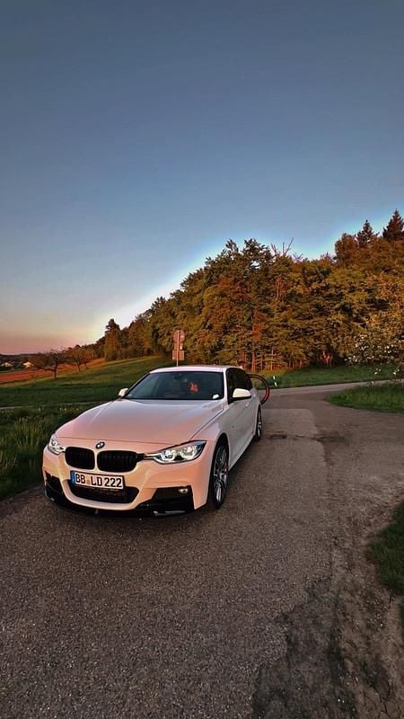 Weiß Gebraucht 2017 BMW 330 Shadowline Kombi | 17.000 € (Fairer Preis) - Bild 1/1