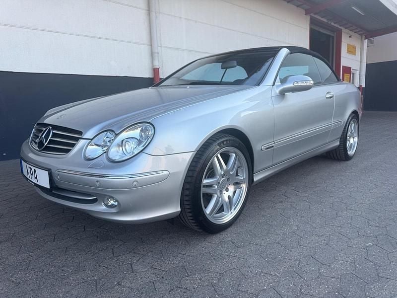 Silber Gebraucht 2003 Mercedes CLK500 Avantgarde Cabrio | 11.990 € - Bild 1/4