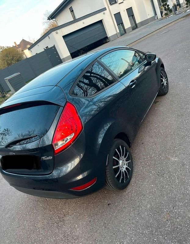 Gebraucht Ford Fiesta 82 PS (60 kW) 2010 Schwarz Kleinwagen