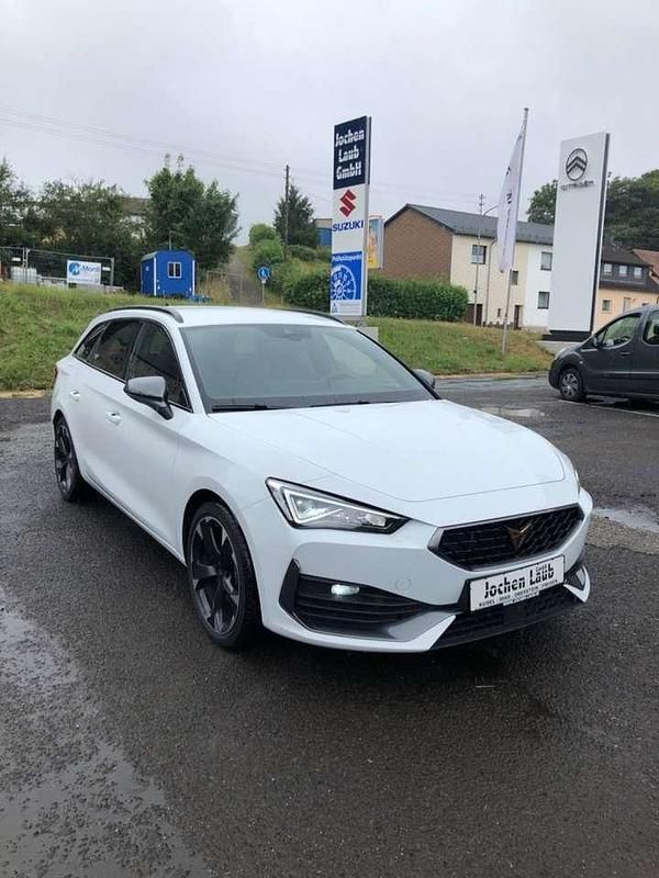 Weiß Gebraucht 2024 Cupra Leon Limousine | 26.900 € (Superpreis) - Bild 1/4