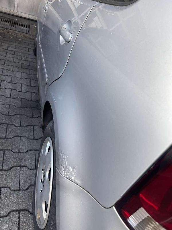 Second-hand VW Polo Comfortline 75 CP (55 kW) 2005 Gri Hatchback