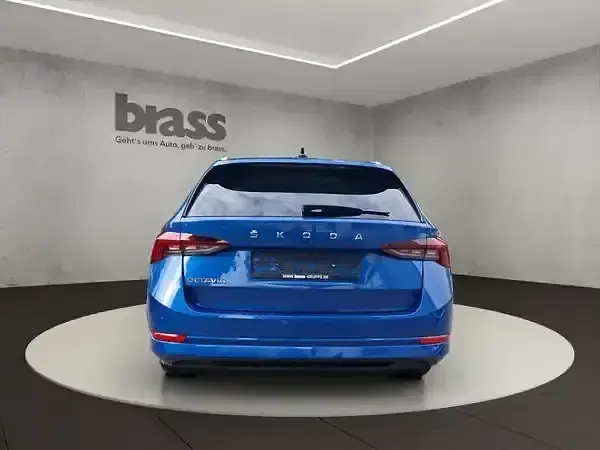 Gebraucht Skoda Octavia Style 150 PS (110 kW) 2021 Raceblau metallic Kombi