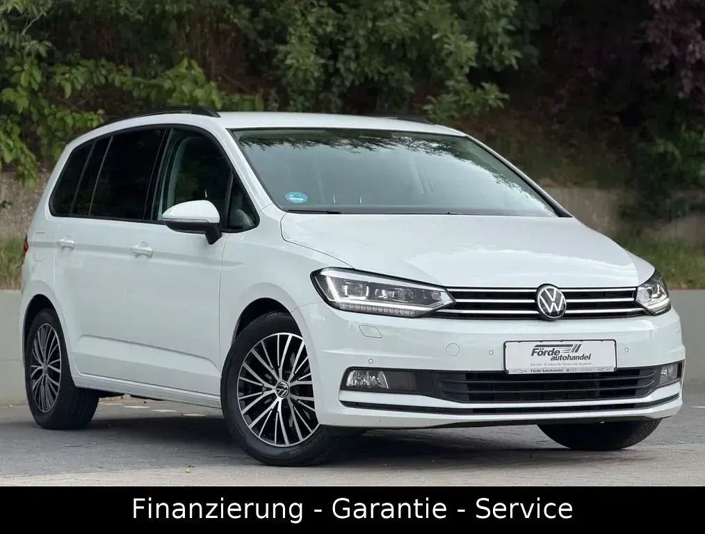 Gebraucht VW Touran 150 PS (110 kW) 2024 Pure white Van / Kleinbus