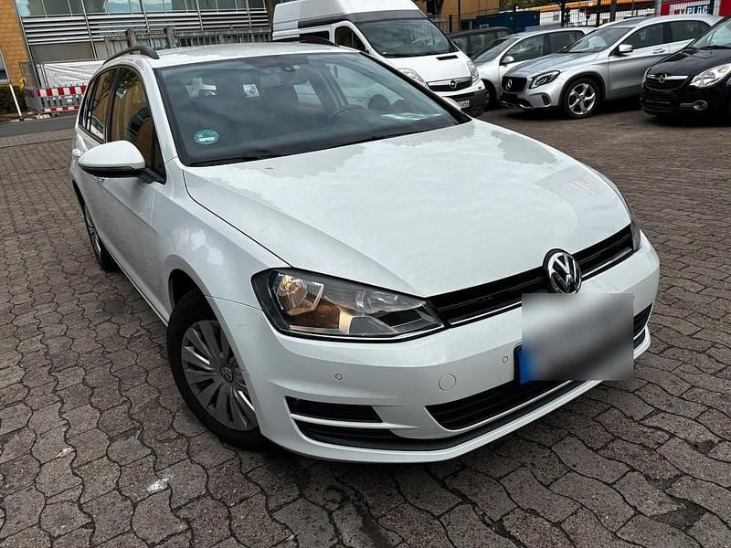 Weiß Gebraucht 2016 VW Golf VII Kombi | 12.999 € (Fairer Preis) - Bild 1/4