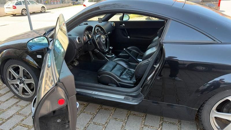 Second-hand Audi TT 180 CP (132 kW) 2000 Coupe
