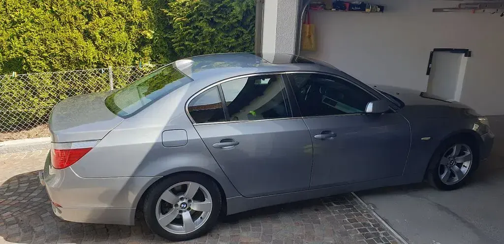 Second-hand BMW 520 170 CP (125 kW) 2004 Argintiu Berlinǎ