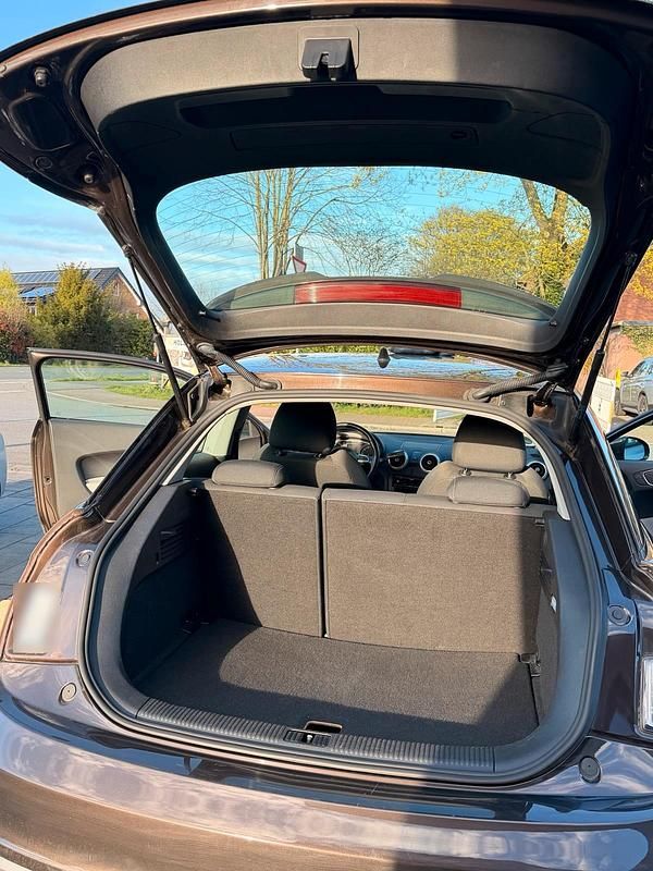 Gebraucht Audi A1 Design 105 PS (77 kW) 2010 Braun Kleinwagen