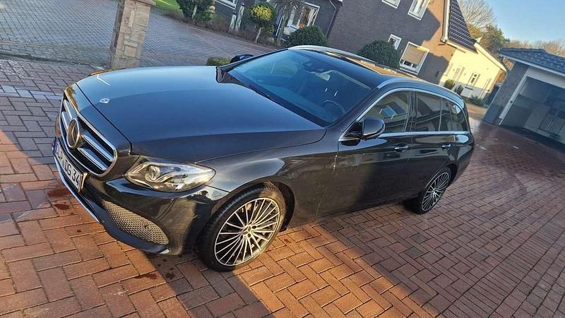 Gebraucht Mercedes E220 Exclusive 194 PS (142 kW) 2020 Kombi