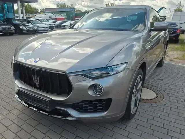 Gebraucht Maserati Levante 275 PS (202 kW) 2017 Grau (metallic) SUV
