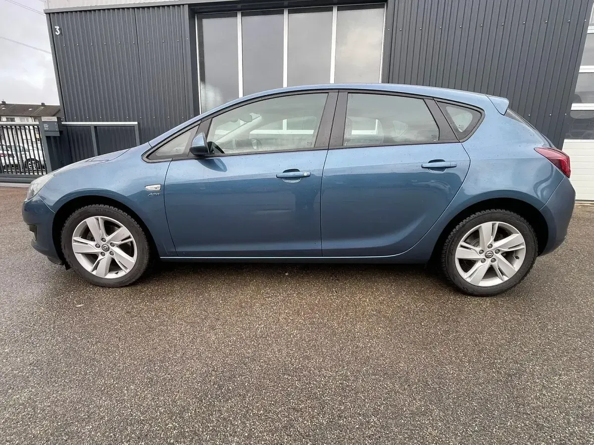 Brugt Opel Astra Active 165 HK (121 kW) 2013 Blå Sedan