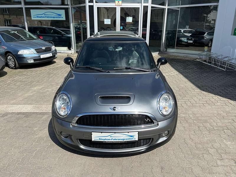 Usado Mini Cooper S 174 HP (127 kW) 2009 Prateado Citadino
