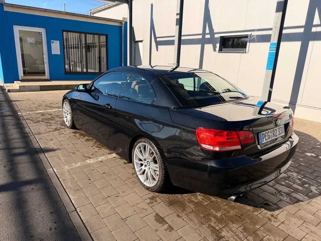 Gebraucht BMW 330 Cabriolet Performance 245 PS (180 kW) 2009 Schwarz Cabrio