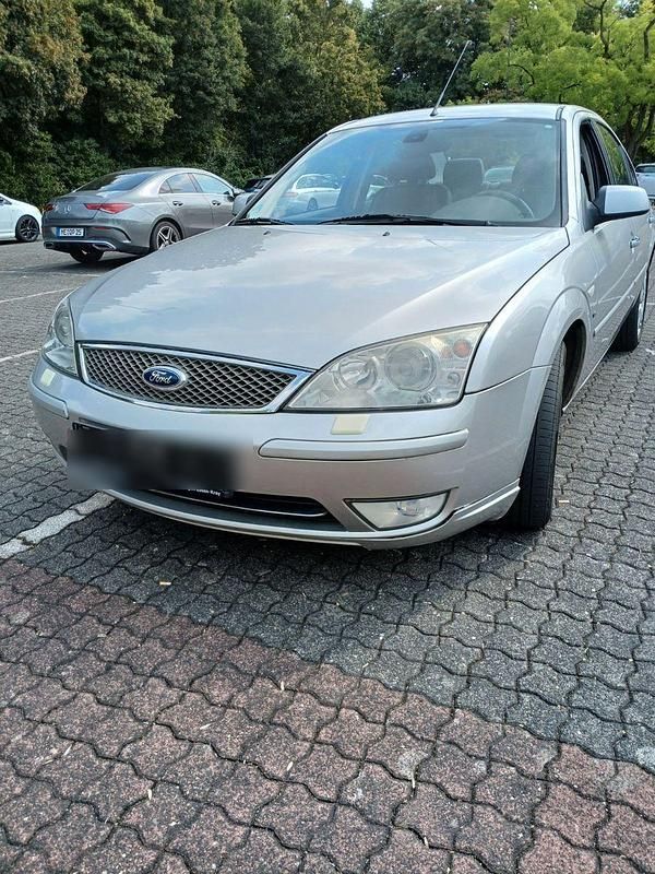 Silber Gebraucht 2004 Ford Mondeo Ghia Limousine | 2.800 € (Fairer Preis) - Bild 1/4