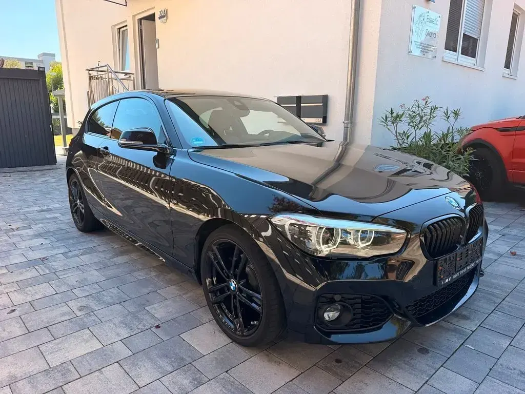 Gebraucht BMW 118 Performance 136 PS (100 kW) 2018 Schwarz Limousine