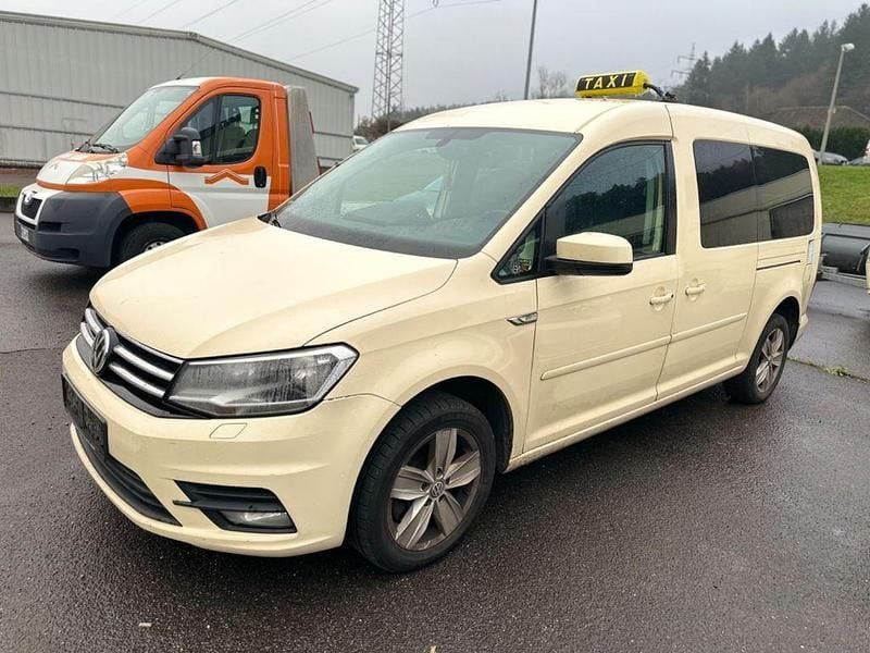 Beige Gebraucht 2018 VW Caddy Maxi Comfortline Van / Kleinbus | 6.990 € (Superpreis) - Bild 1/4