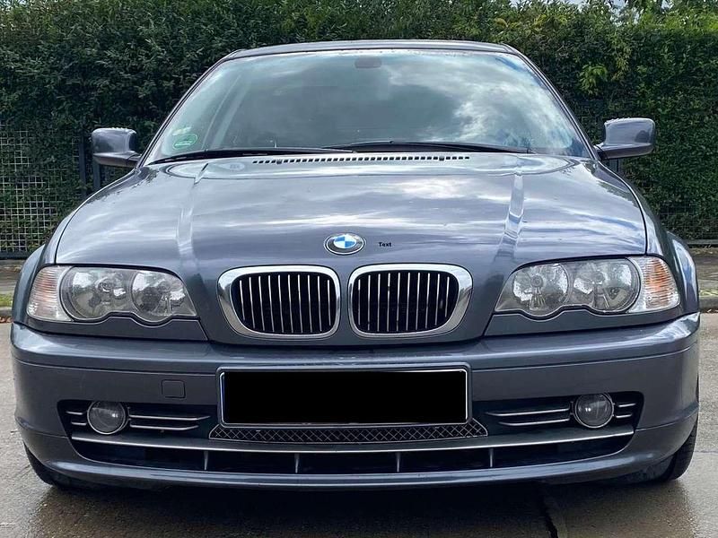 Grau Gebraucht 2001 BMW 330 Coupé | 12.000 € - Bild 1/4