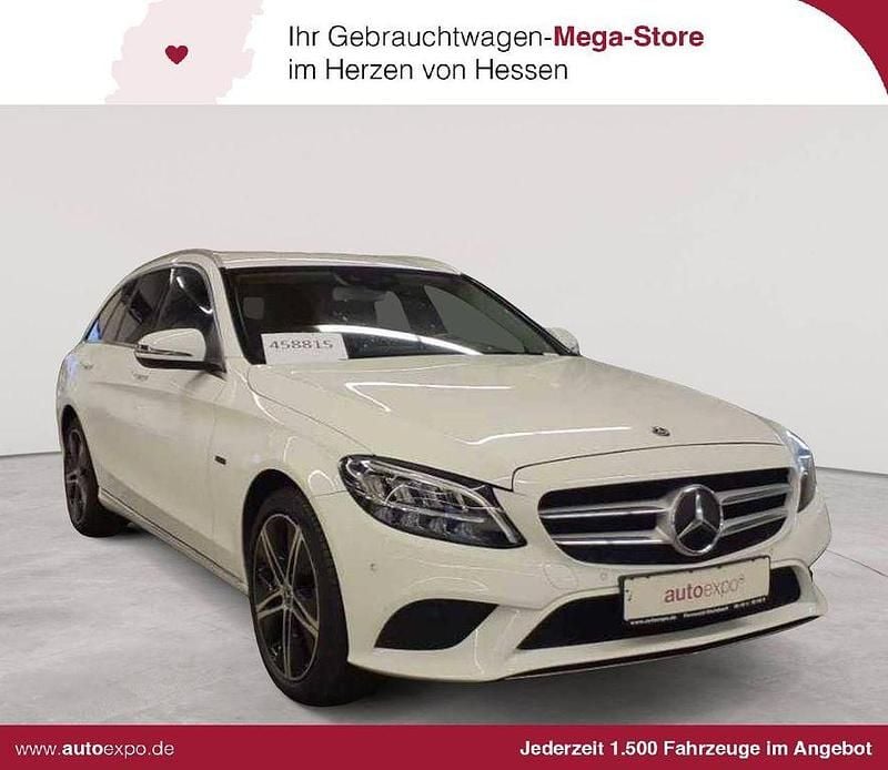 Weiß Gebraucht 2019 Mercedes C300e Limousine | 15.989 € (Fairer Preis) - Bild 1/4