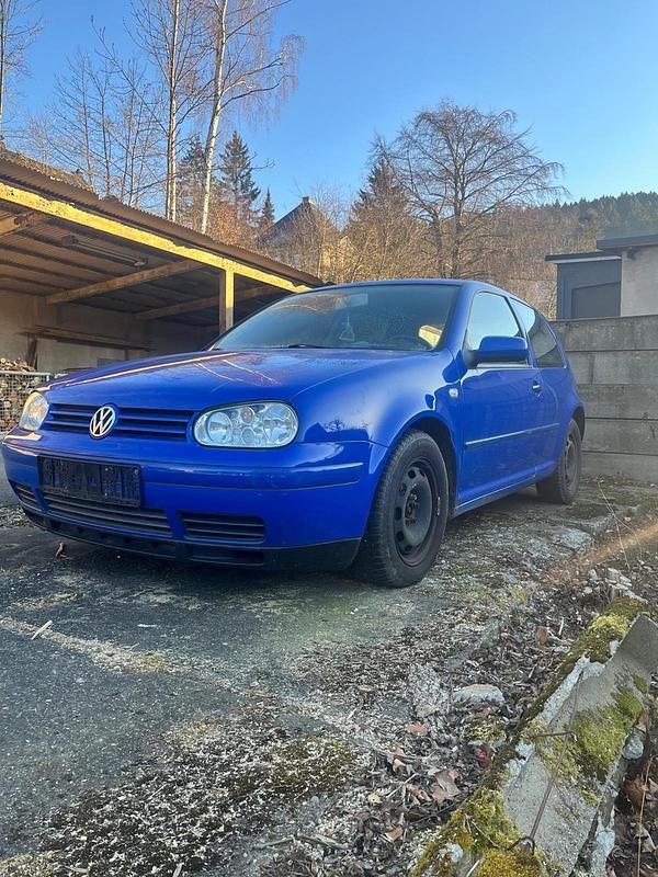 Gebraucht VW Golf IV 105 PS (77 kW) 2001 Blau Kleinwagen