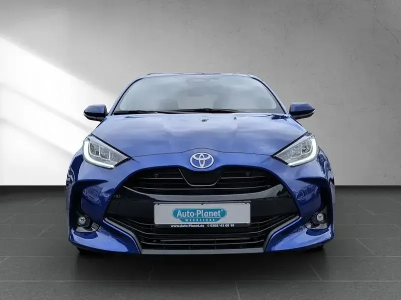 Neu Toyota Yaris 116 PS (85 kW) 2026 Blau Kleinwagen