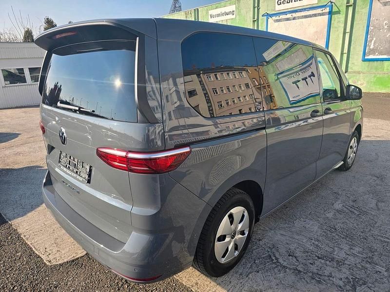 Gebraucht VW Multivan 150 PS (110 kW) 2024 Grau Van