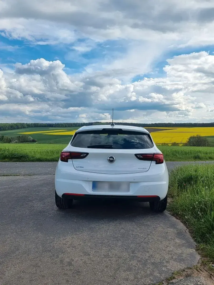 Gebraucht Opel Astra 125 PS (91 kW) 2016 Weiß Limousine