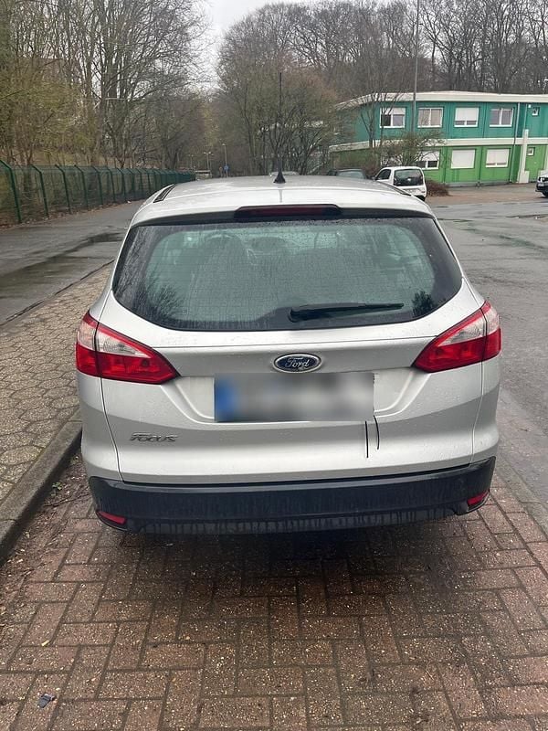 Gebraucht Ford Focus 116 PS (85 kW) 2014 Grau Kombi