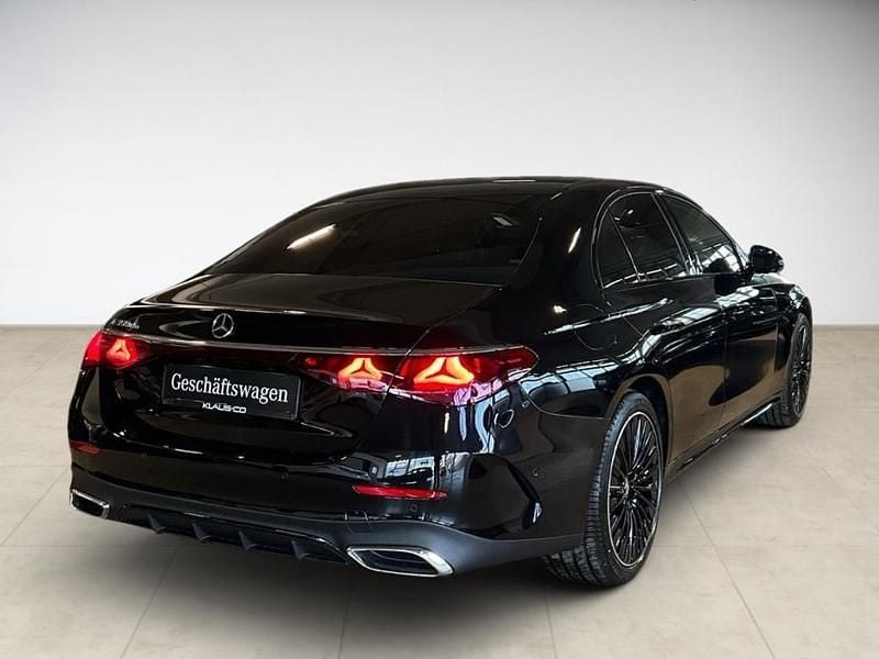 Gebraucht Mercedes E300 AMG 197 PS (144 kW) 2026 Schwarz Limousine